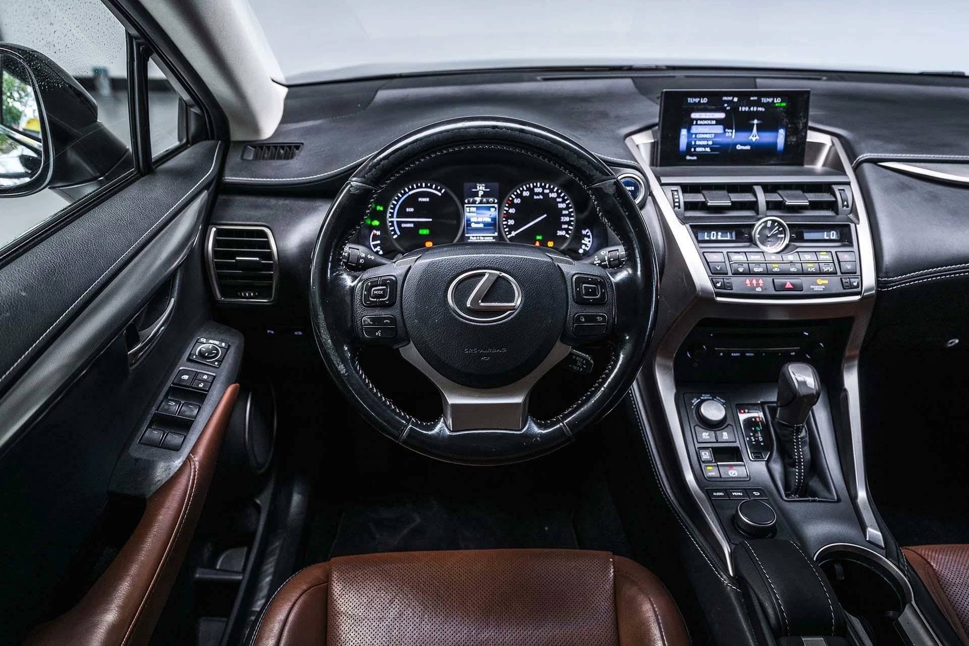 Hoofdafbeelding Lexus NX