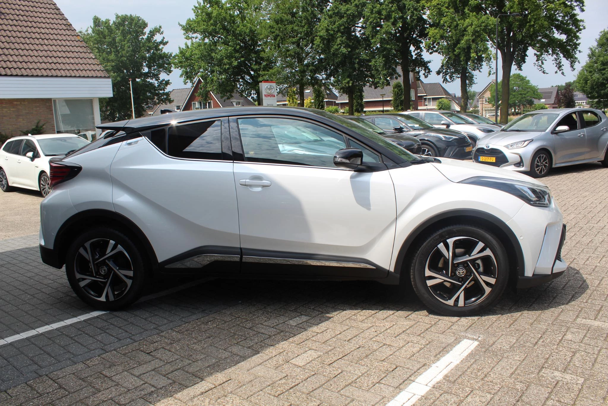 Hoofdafbeelding Toyota C-HR