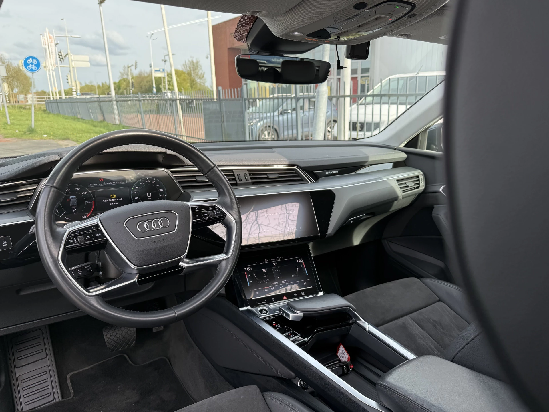 Hoofdafbeelding Audi e-tron