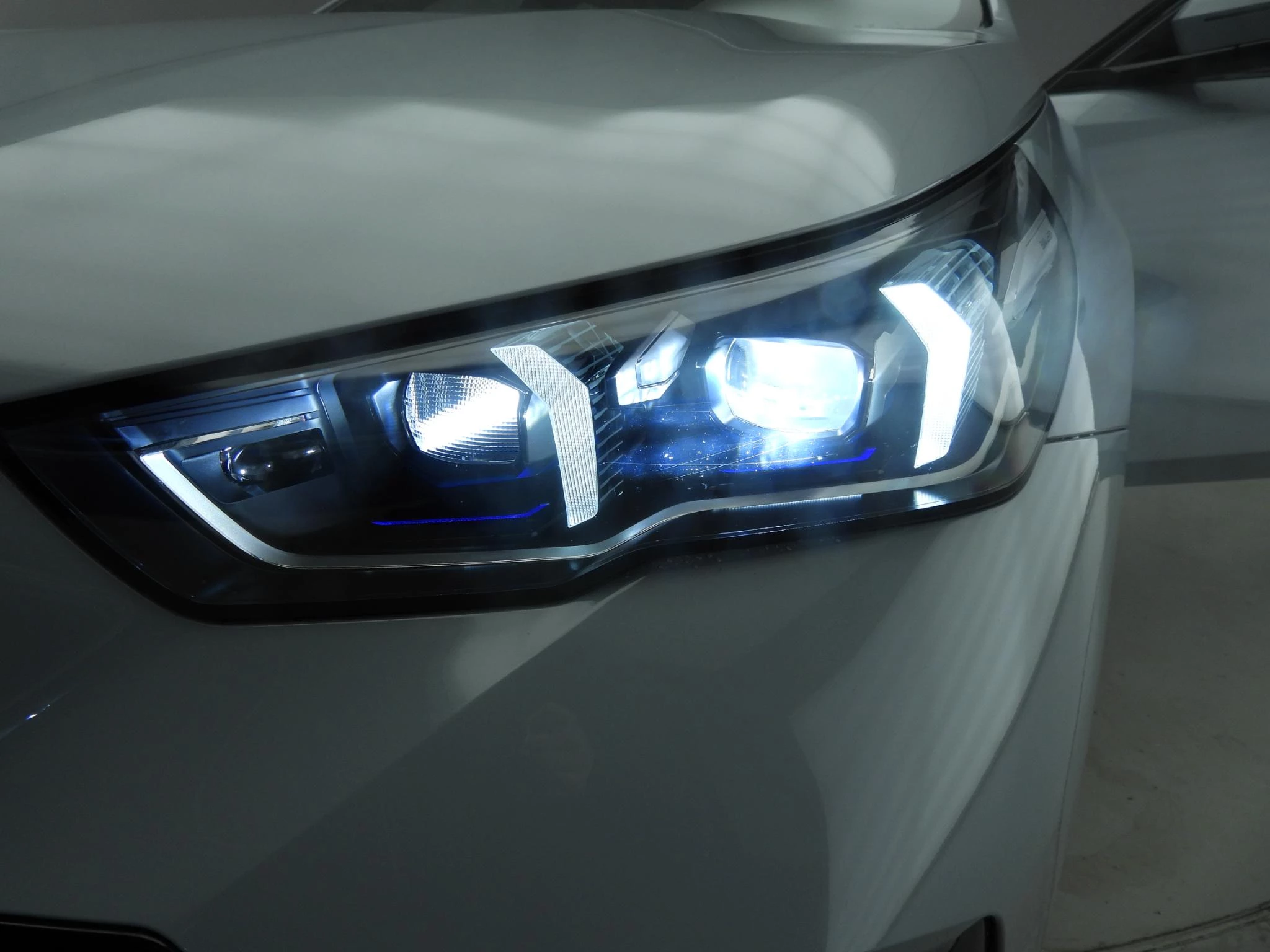 Hoofdafbeelding BMW i5