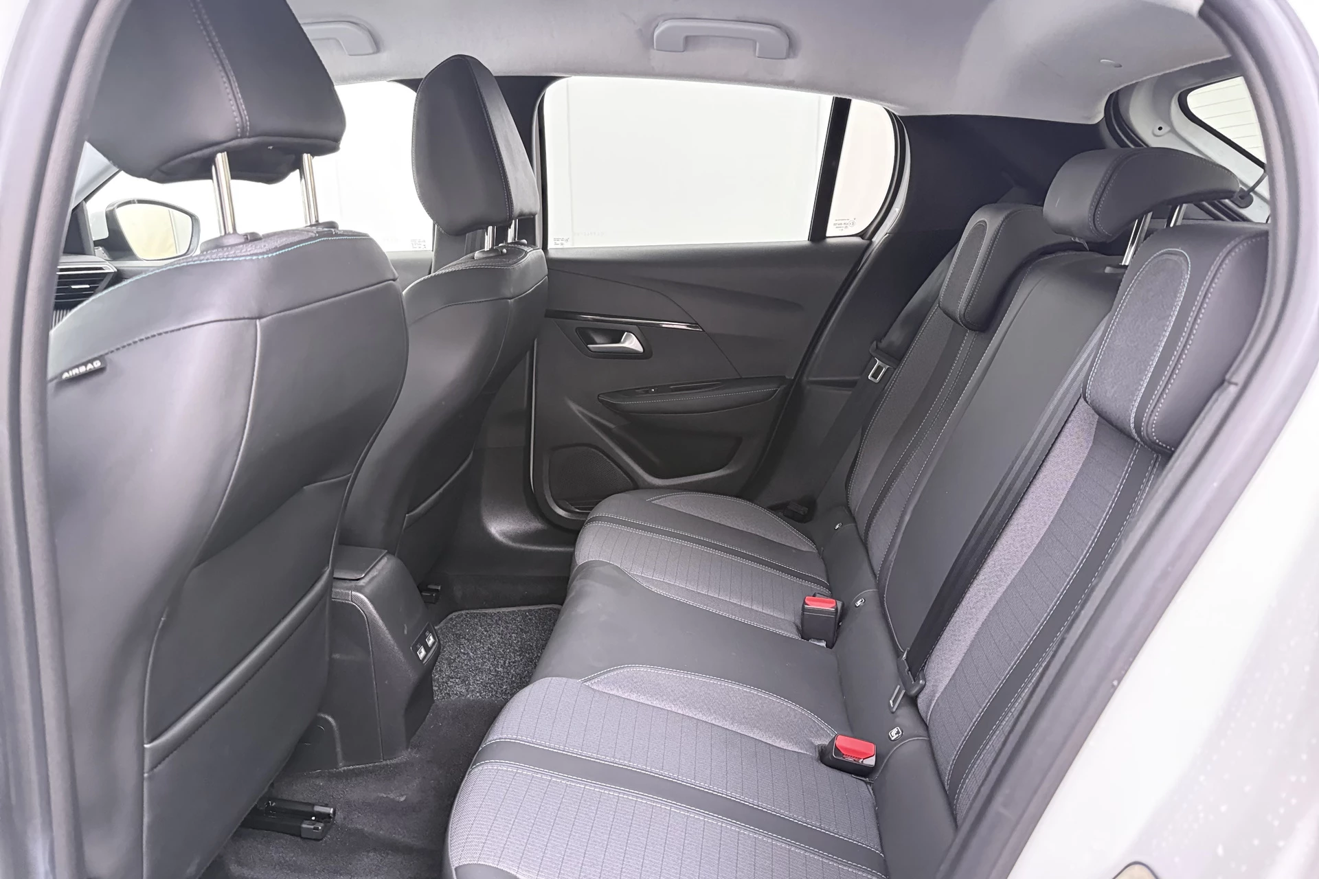 Hoofdafbeelding Peugeot e-208