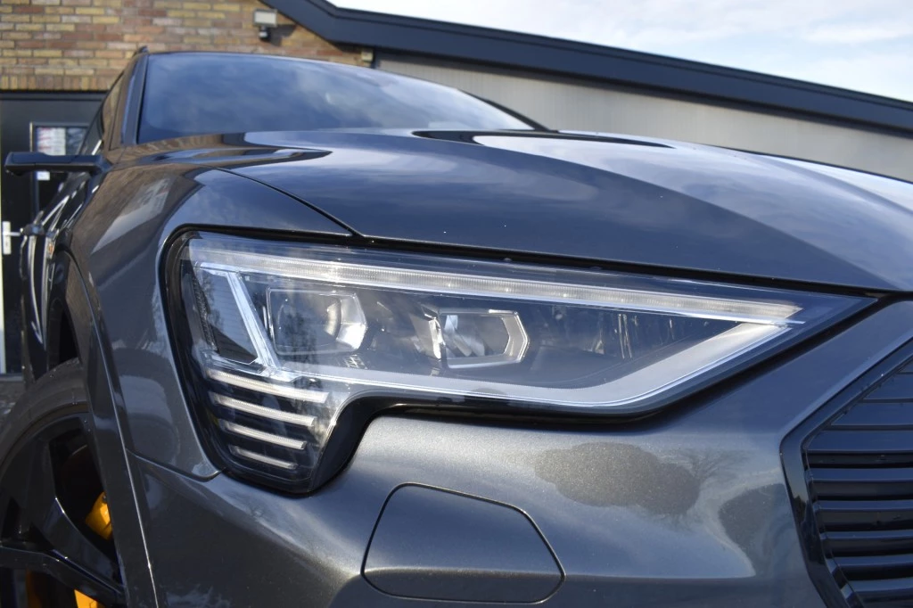 Hoofdafbeelding Audi e-tron