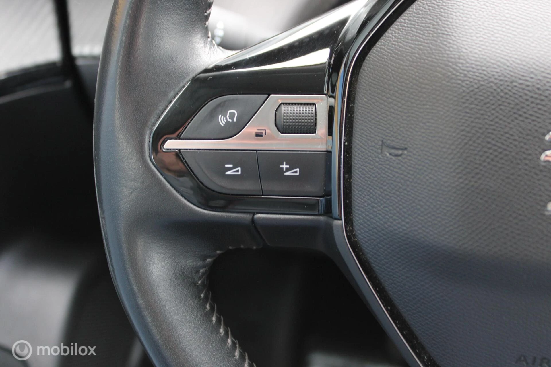 Hoofdafbeelding Peugeot e-2008