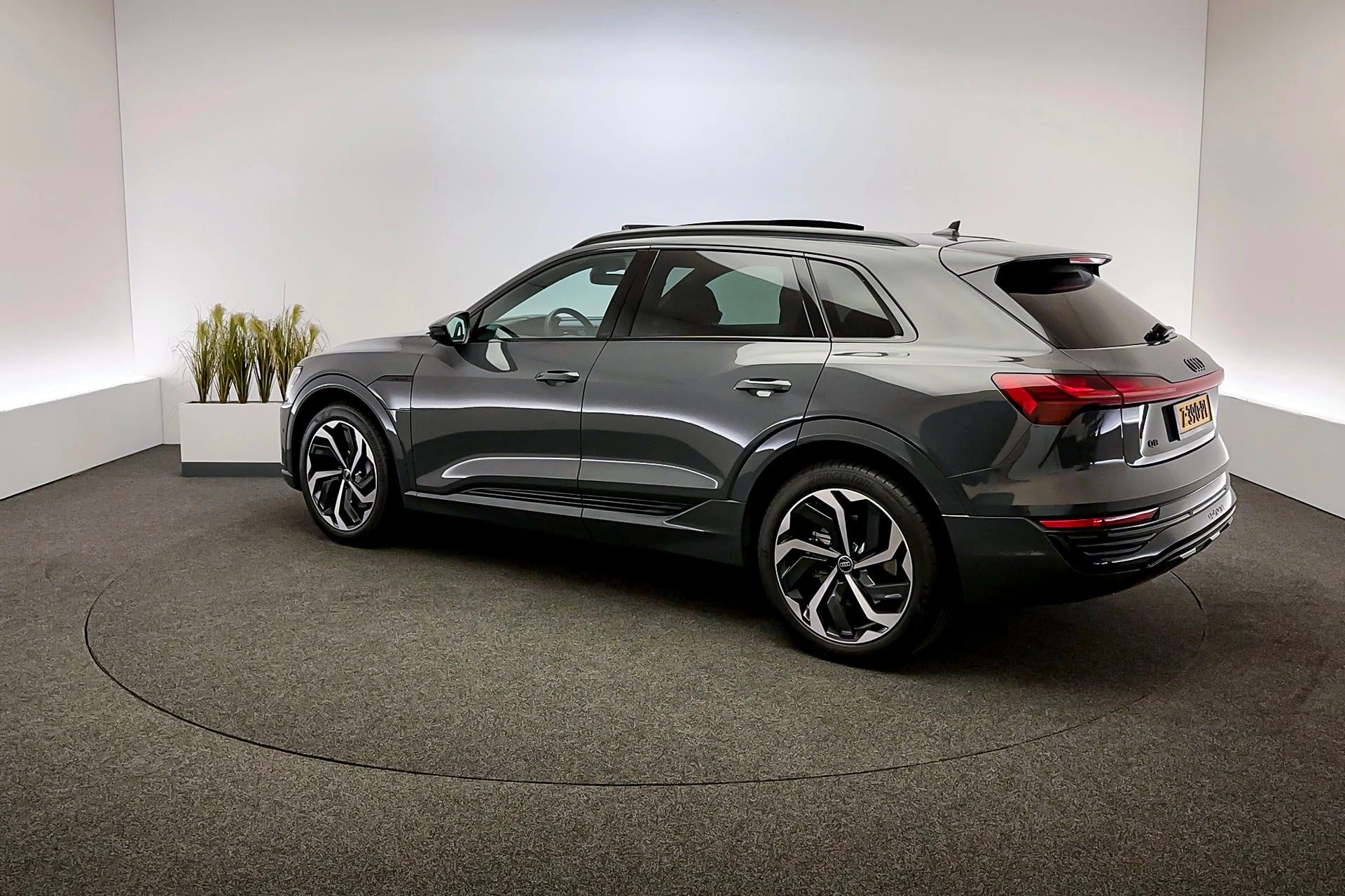 Hoofdafbeelding Audi Q8 e-tron