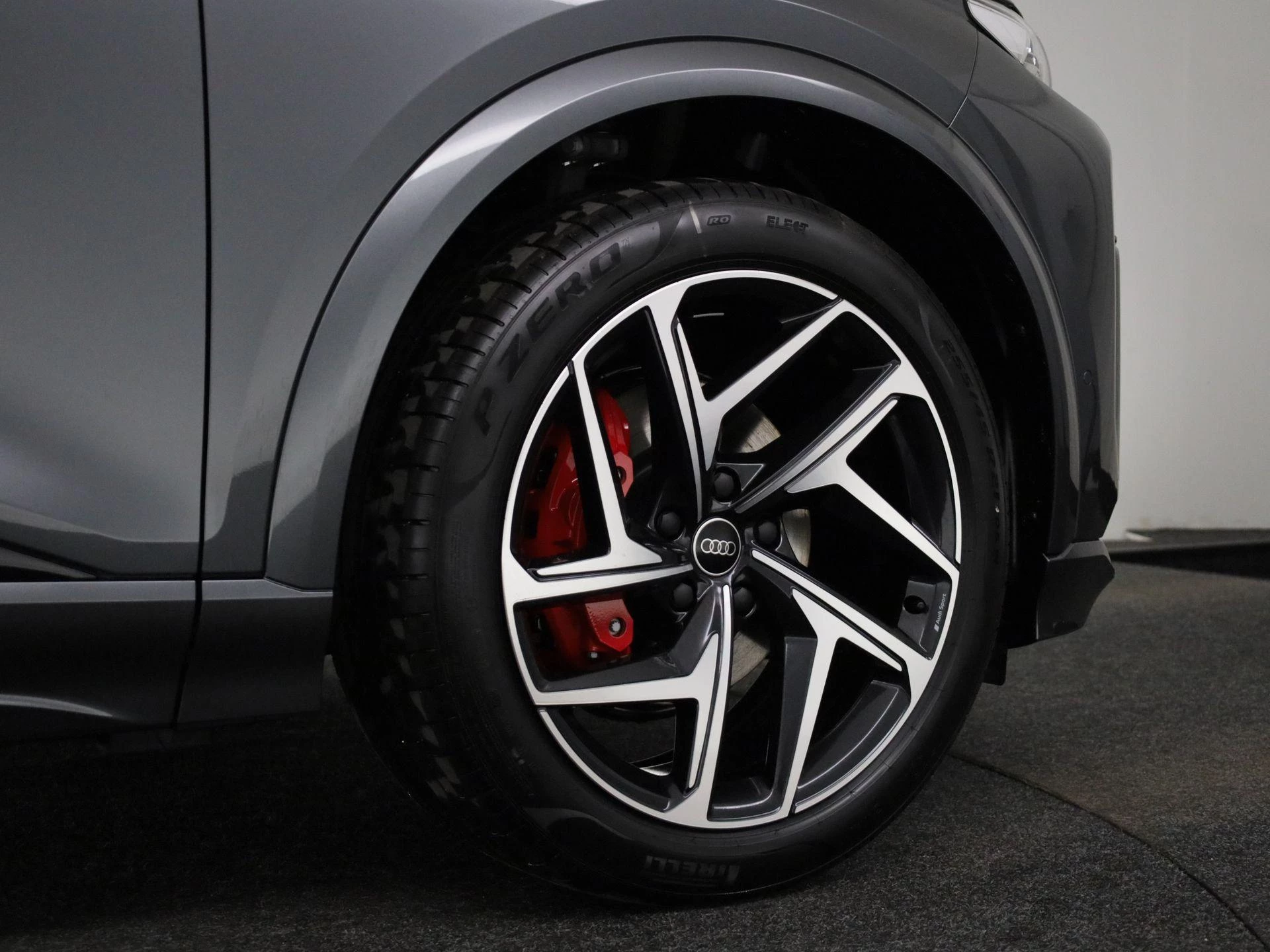 Hoofdafbeelding Audi Q6 e-tron