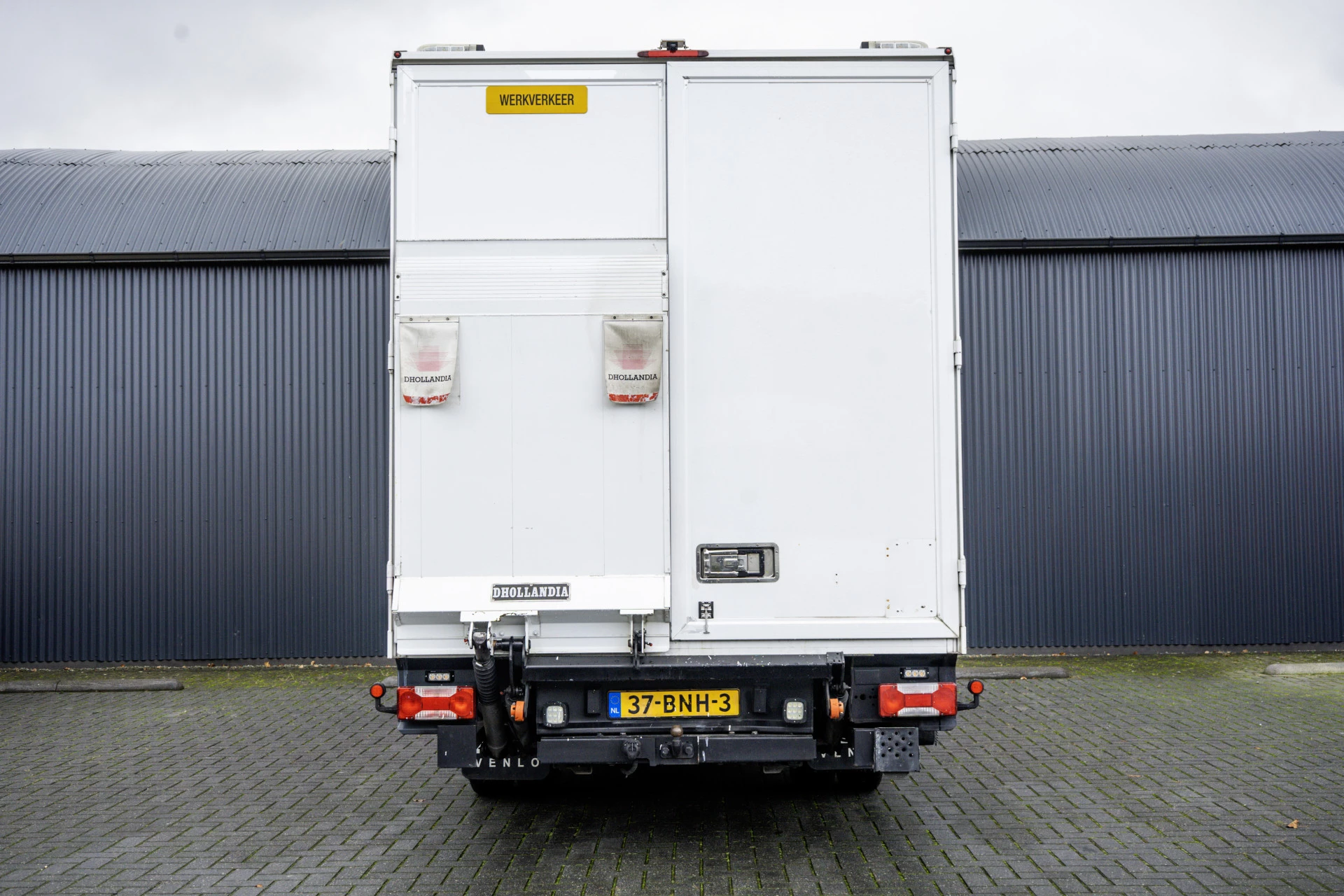 Hoofdafbeelding Iveco 50C18 3.0L | Bakwagen met laadklep | Climatic | Cruise | 180PK | 3.5T Trekgewicht | 2520KG Laadvermogen