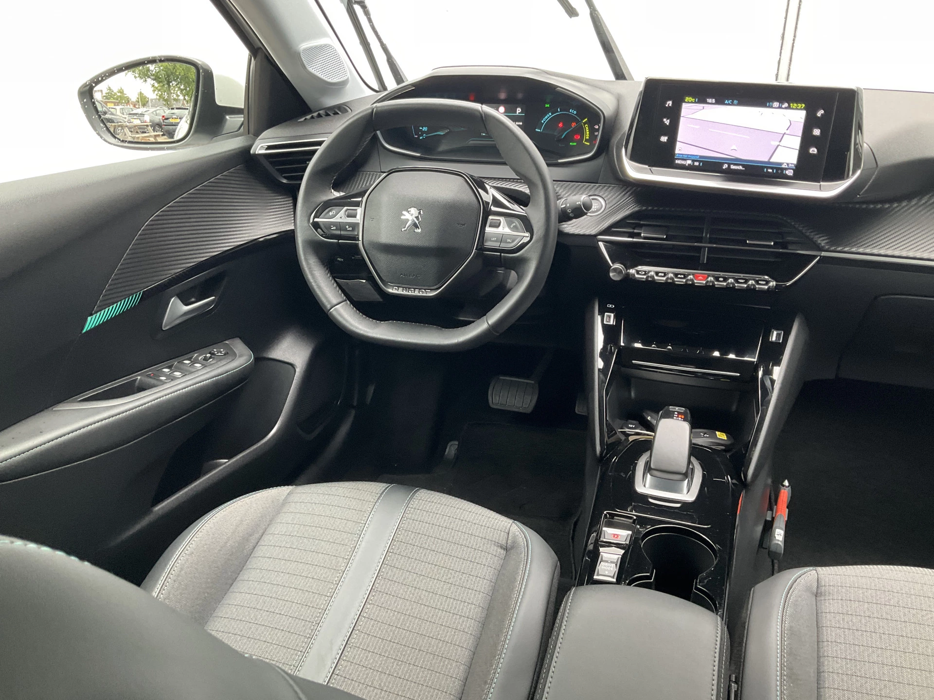 Hoofdafbeelding Peugeot e-208
