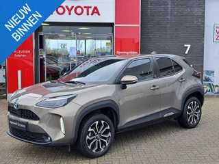 Toyota Yaris Cross 1.5 Hybrid Dynamic STOELVERWARMING VOORSTOELEN PDC VOOR EN ACHTER ACHTERUITRIJCAMERA