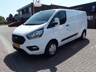 Hoofdafbeelding Ford Transit Custom Ford Transit Custom 300 2.0 TDCI 130 PK / L2H1 TREND/ NAVI / LANE-ASSIST / APPLE-CAR