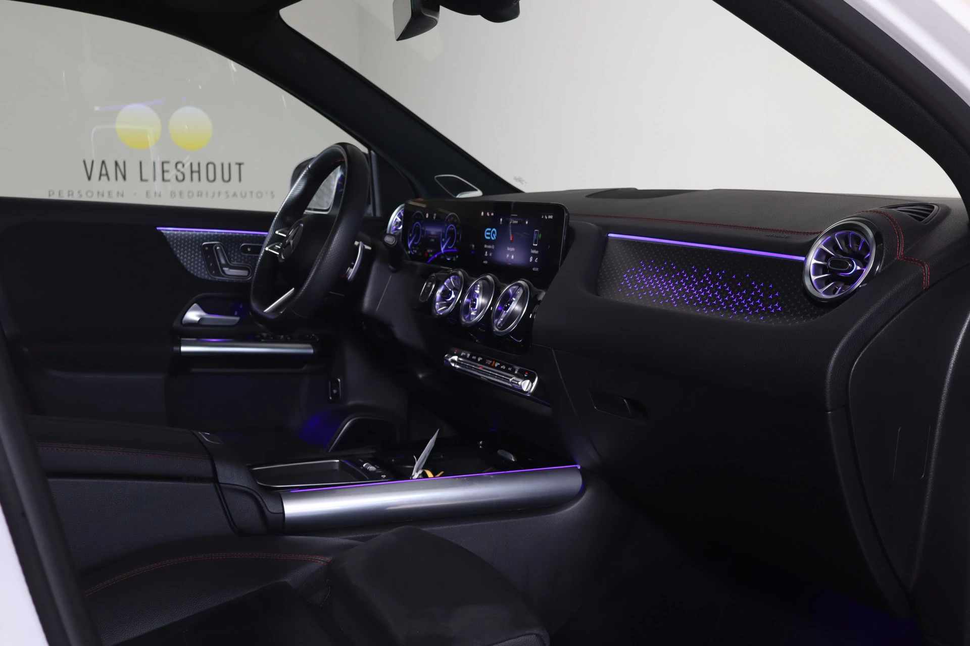 Hoofdafbeelding Mercedes-Benz EQA