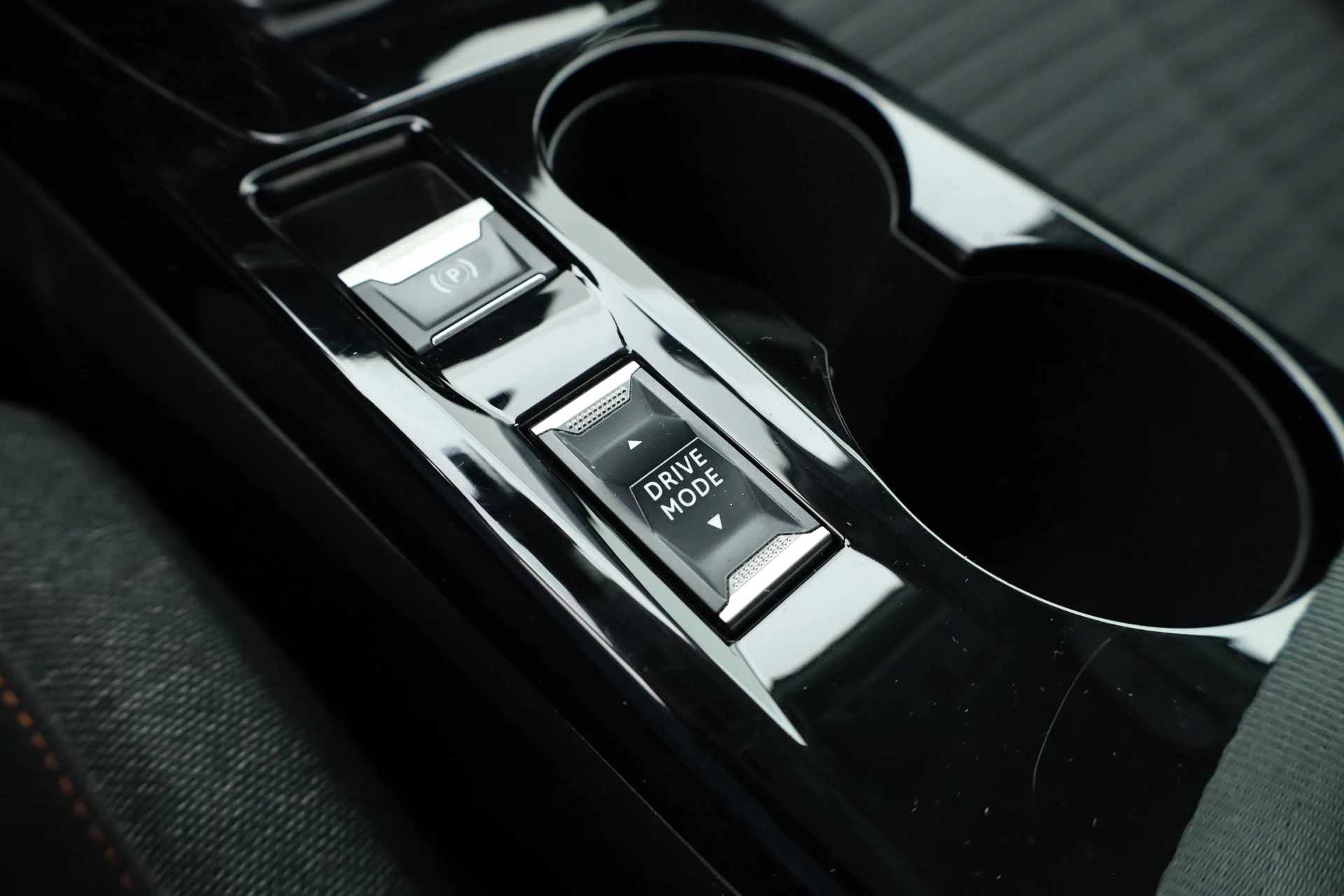 Hoofdafbeelding Peugeot e-2008