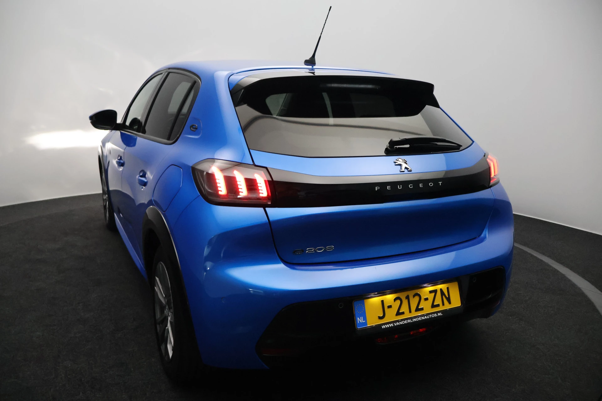 Hoofdafbeelding Peugeot e-208
