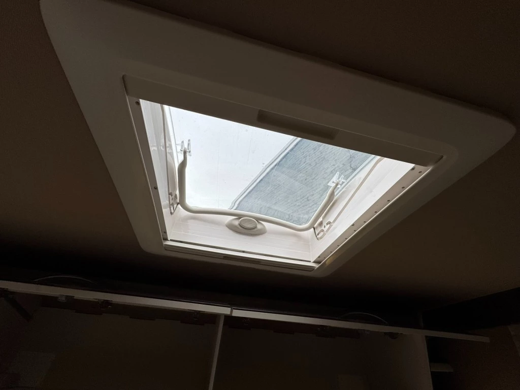 Hoofdafbeelding McLouis Carat 473