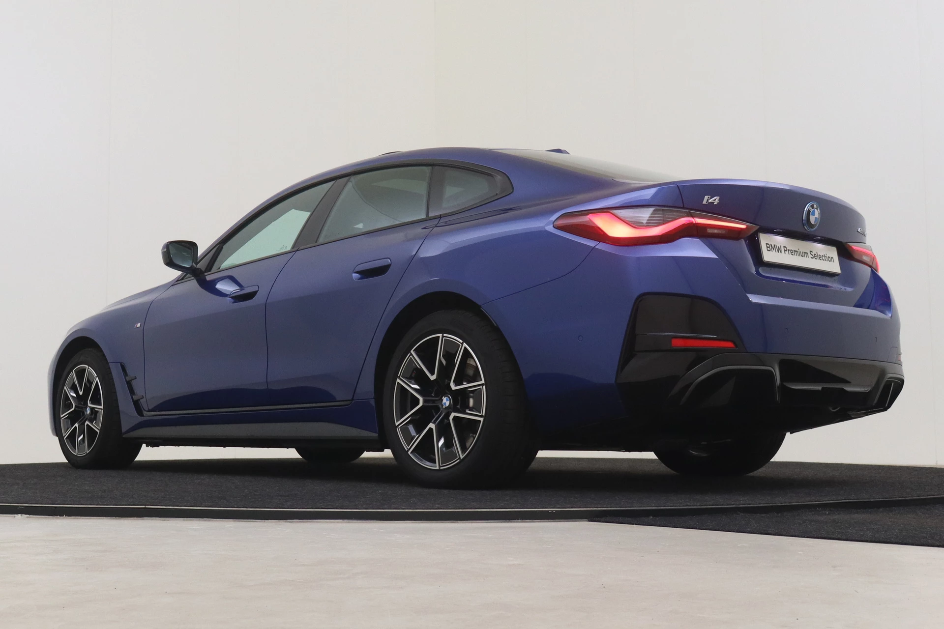 Hoofdafbeelding BMW i4