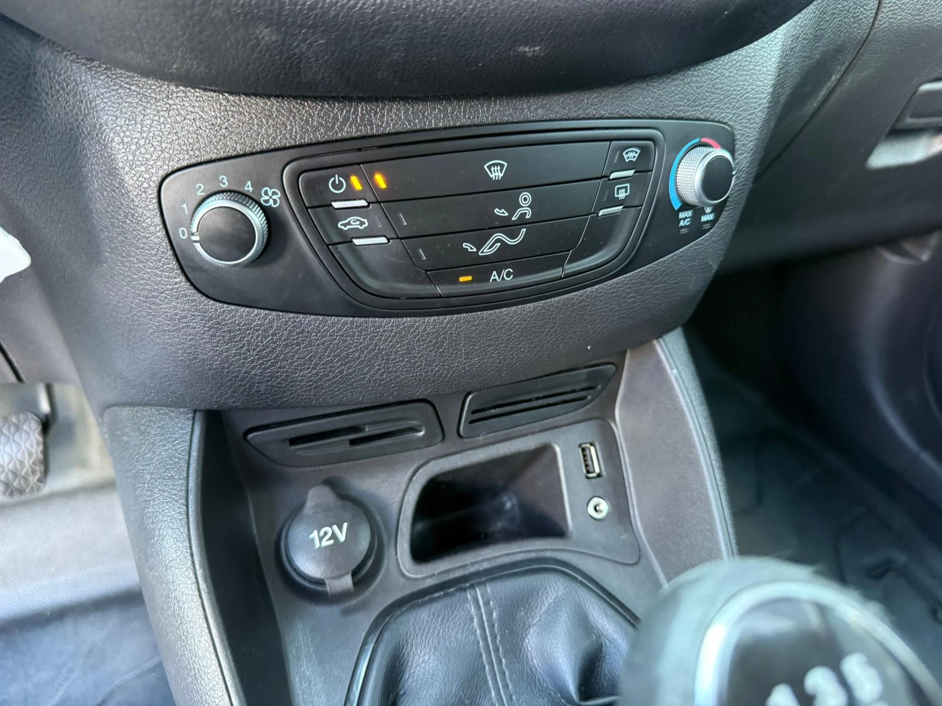 Hoofdafbeelding Ford Transit Courier