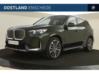 Hoofdafbeelding BMW iX1 BMW iX1 eDrive20 xLine / Panoramadak / Trekhaak / Adaptieve LED / Parking Assistant Plus / Sportstoelen / Head-Up / Comfort Access