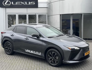 Hoofdafbeelding Lexus RZ Lexus RZ 350e Luxury Line 77 kWh STOELVERW EL-ACHTERKLEP EL-STOELEN INFRAROOD-VERW STUURVERW 360-CAMERA