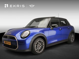 MINI Cooper 5-deurs C Favoured M pakket / Panoramadak / JCW Stoelen / Harman-Kardon / Head-up / LED / Park assist / Alu wielen 17 inch