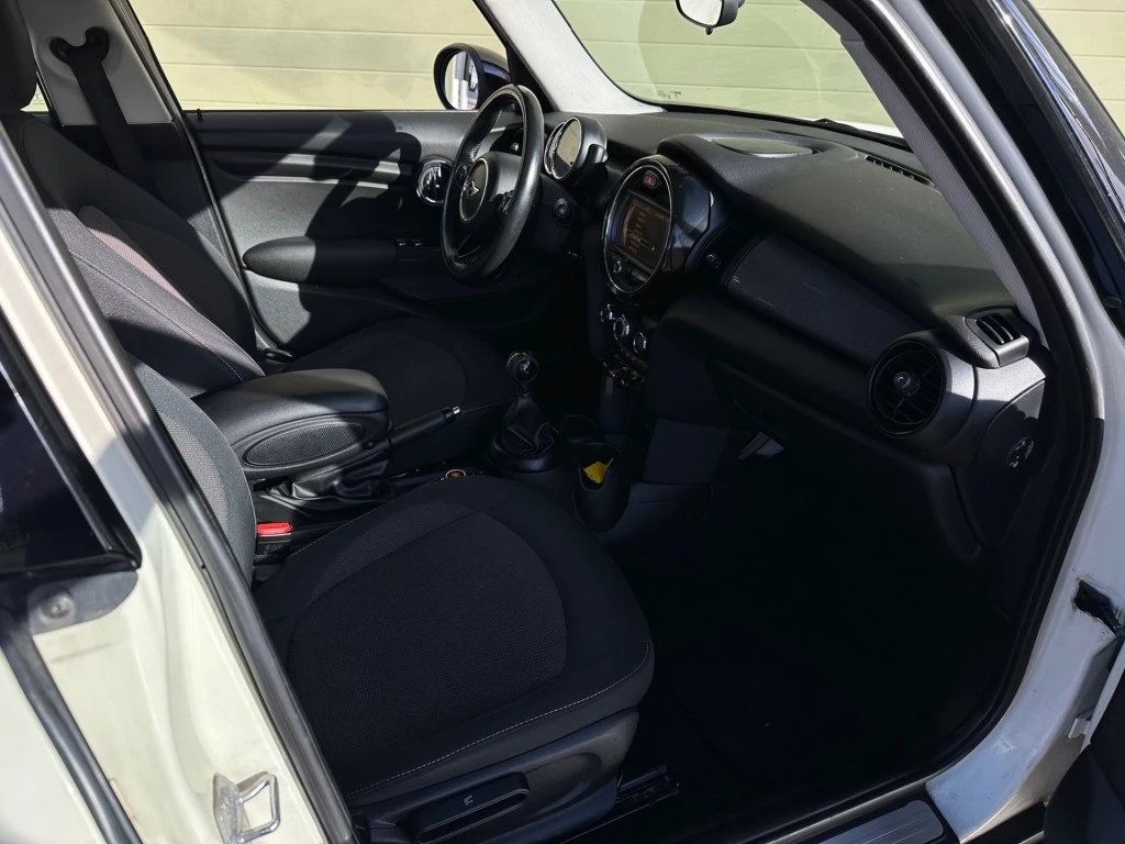 Hoofdafbeelding MINI 5-deurs