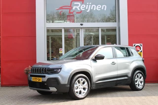 Hoofdafbeelding Jeep Avenger Jeep Avenger ALTITUDE 156PK 54 kWh | 3-FASE | ELEKTRISCH BEDIENBARE ACHTERKLEP | ACHTERUITRIJ CAMERA | NAVIGATIE | DRAADLOZE APPLE CARPLAY/ANDROID AUTO | ALL SEASON BANDEN | LICHTMETALEN VELGEN 17" | ADAPTIVE CRUISE CONTROL | DAB+ RADIO | DRAADLOZE TELEFOONLADER | KEYLESS ENTRY |