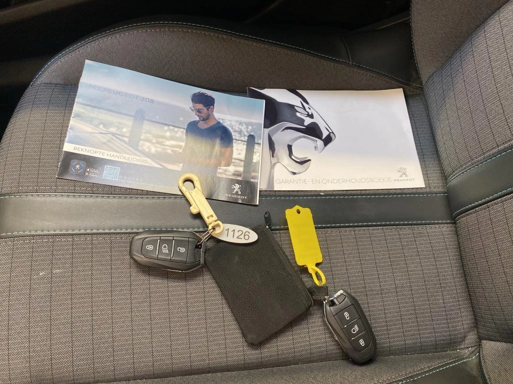 Hoofdafbeelding Peugeot e-208