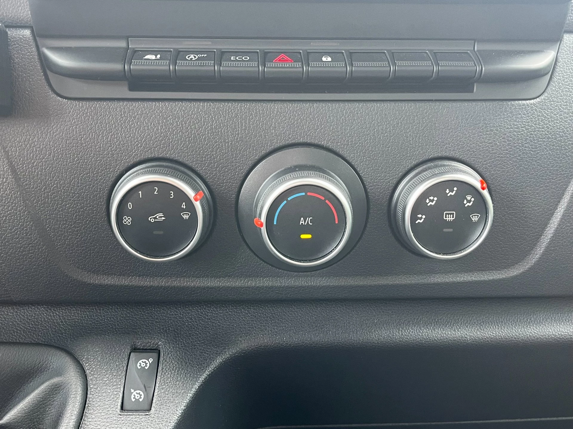 Hoofdafbeelding Nissan NV400