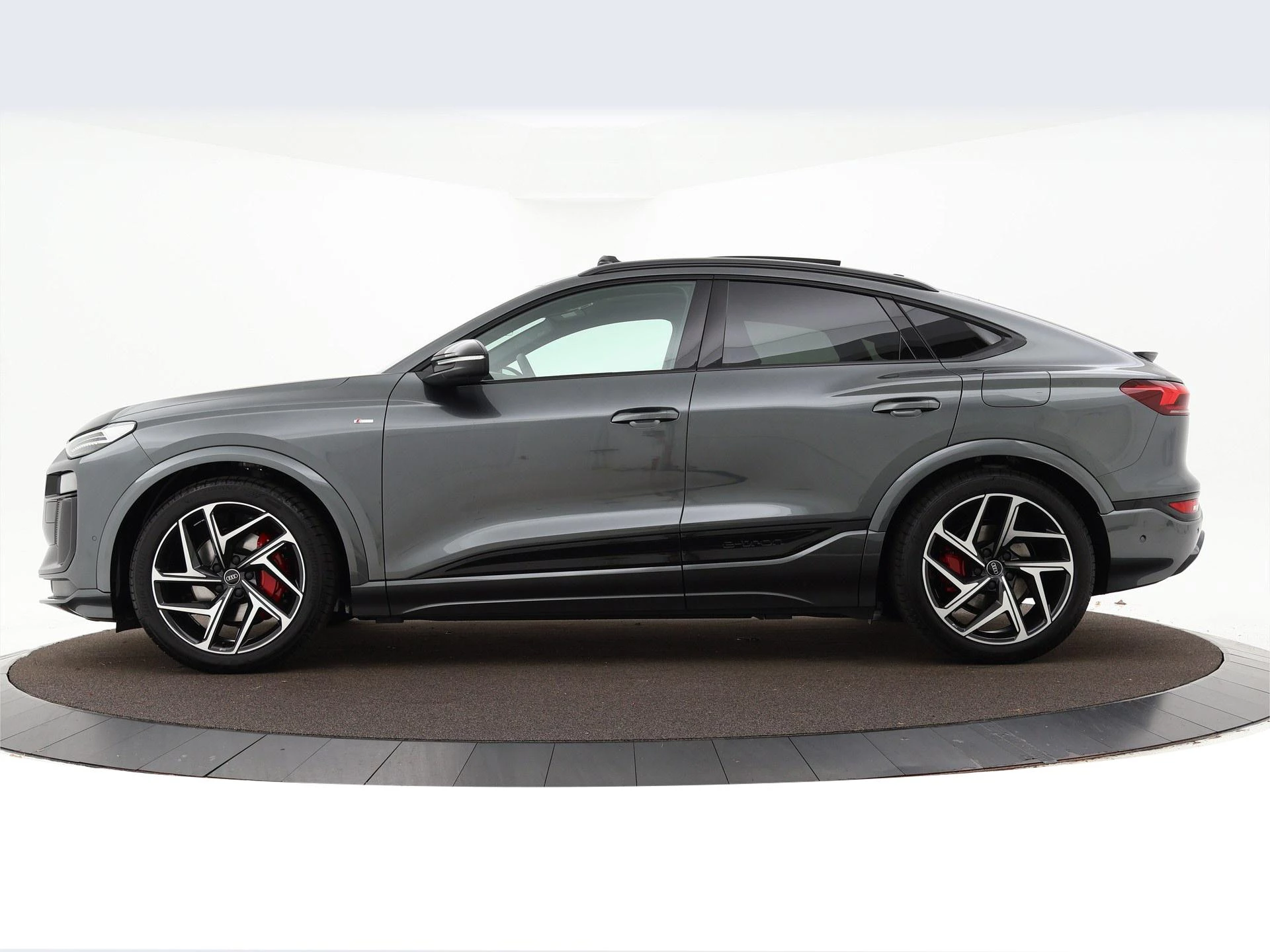 Hoofdafbeelding Audi Q6 e-tron