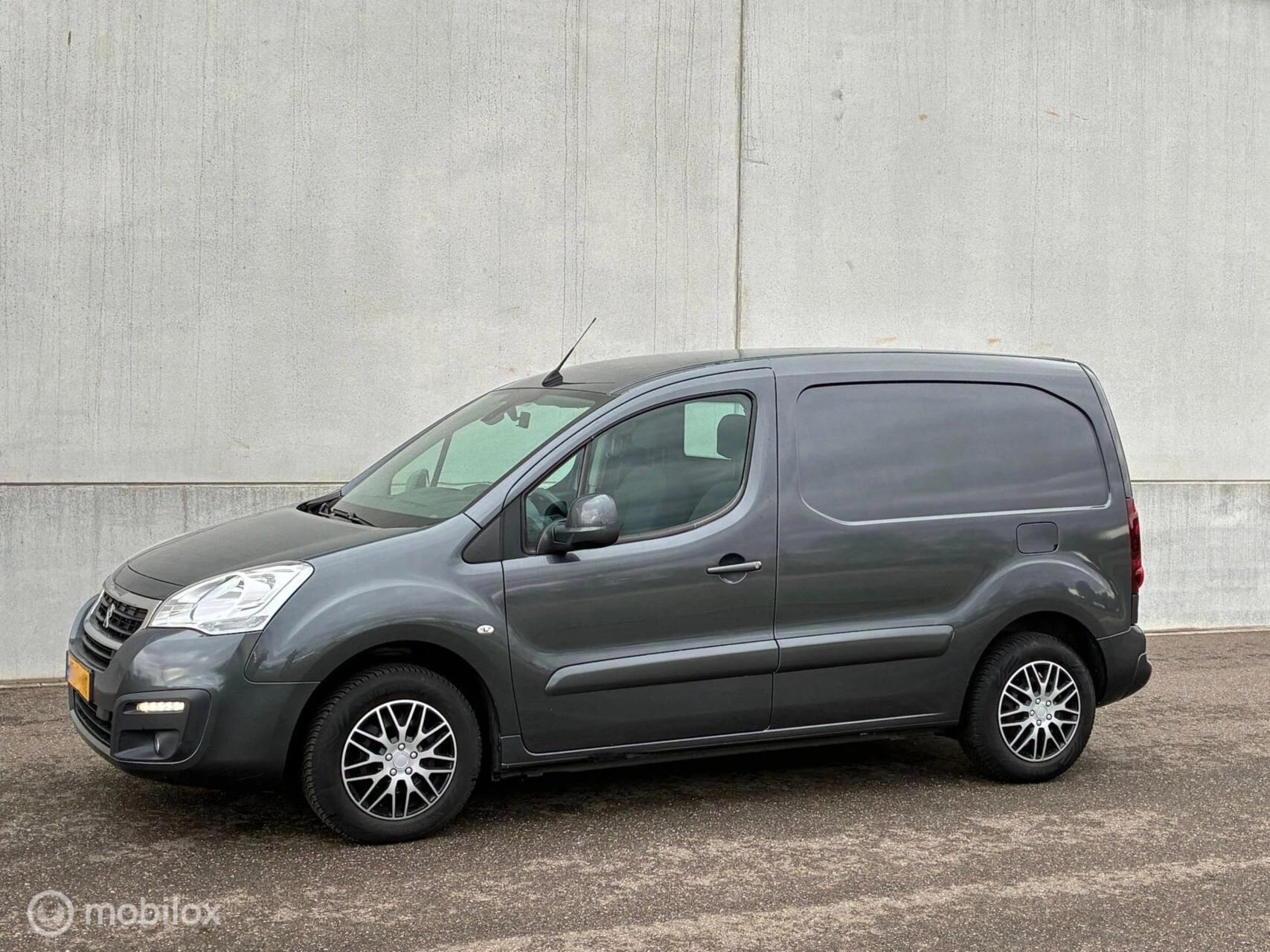 Hoofdafbeelding Peugeot Partner