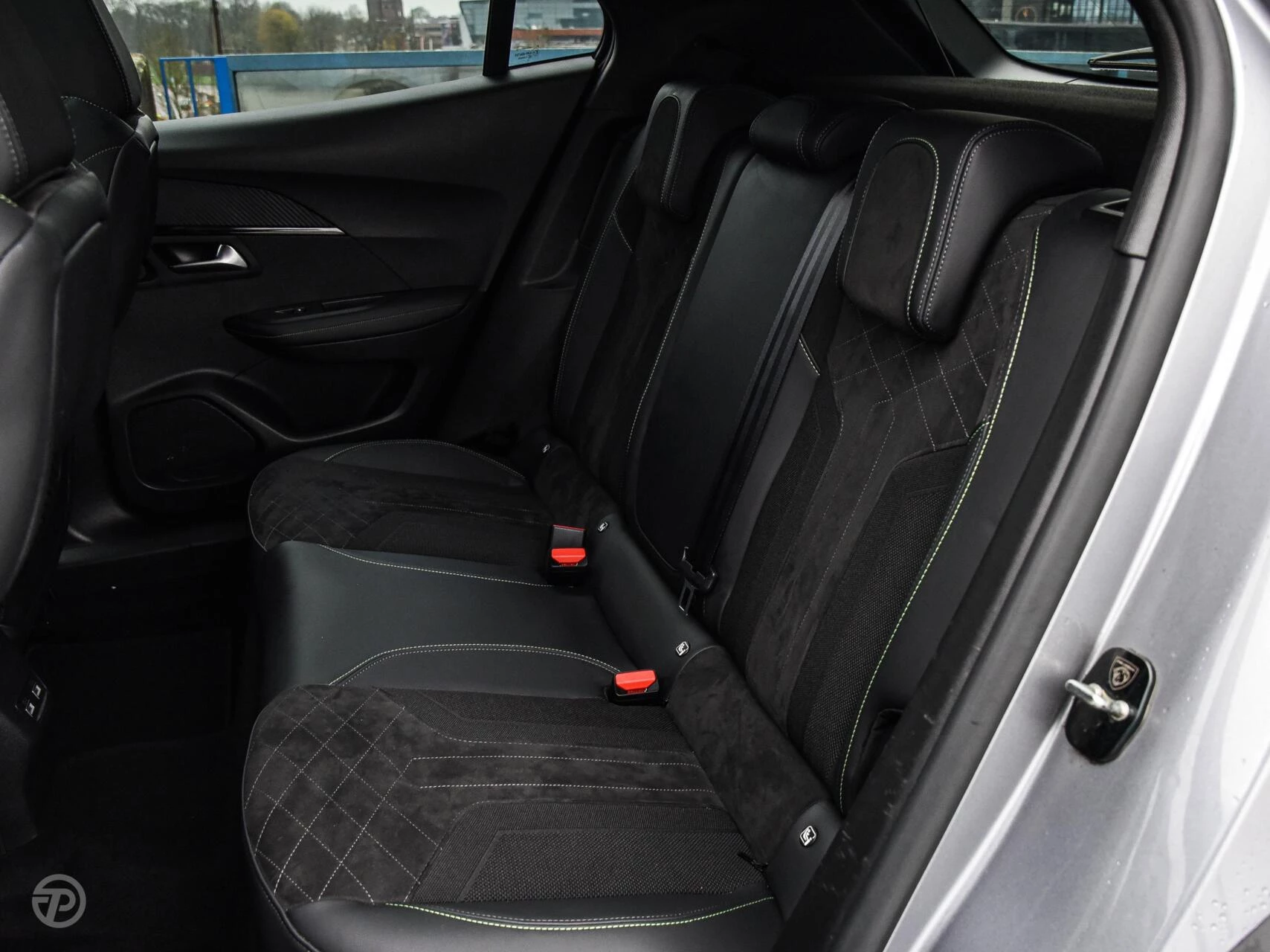 Hoofdafbeelding Peugeot e-2008