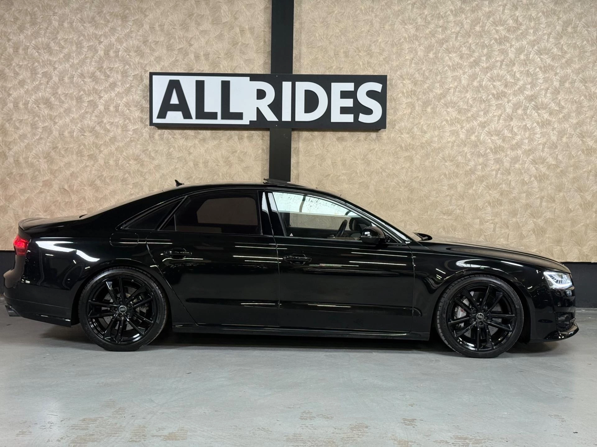 Hoofdafbeelding Audi S8