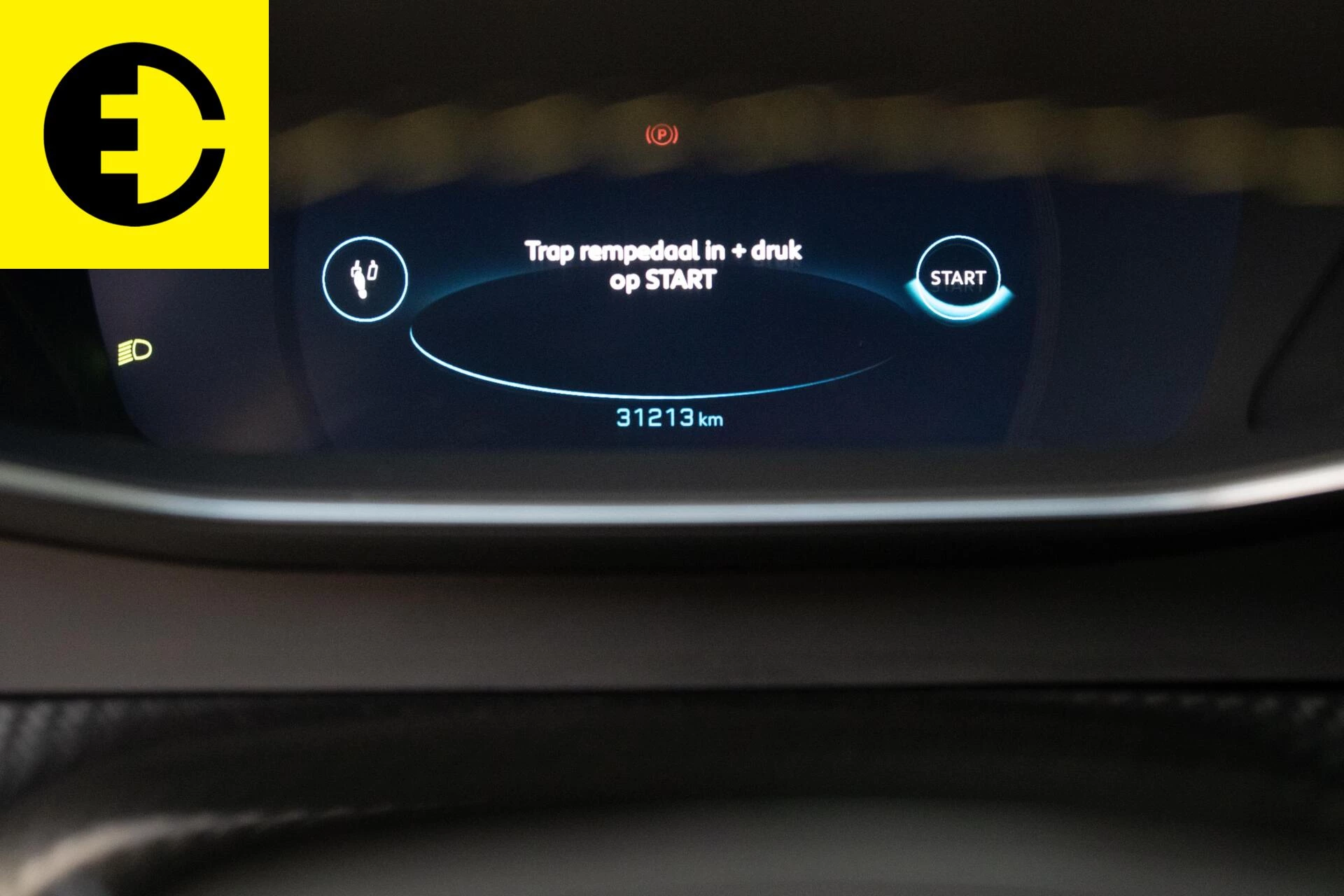 Hoofdafbeelding Peugeot e-2008