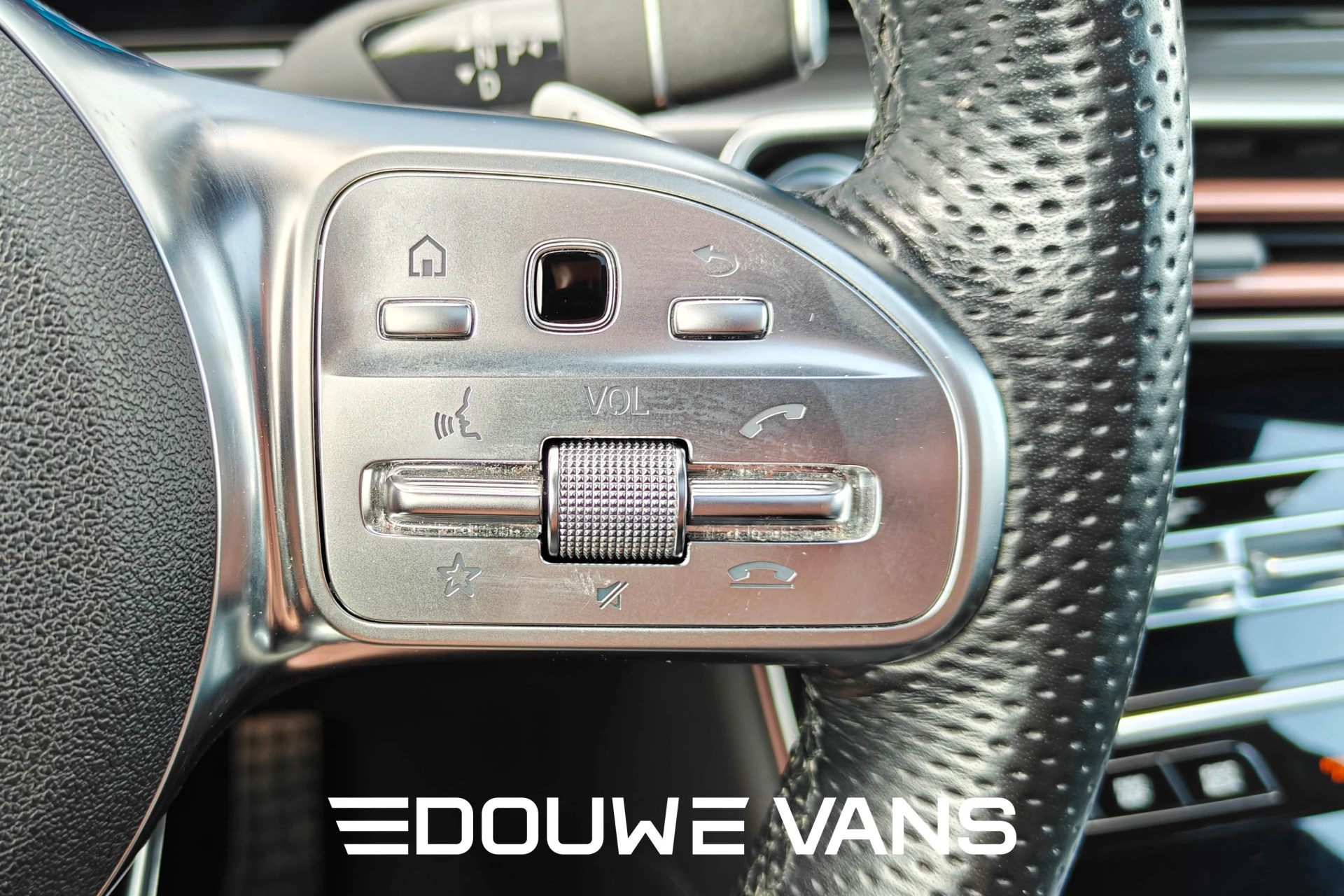 Hoofdafbeelding Mercedes-Benz EQC