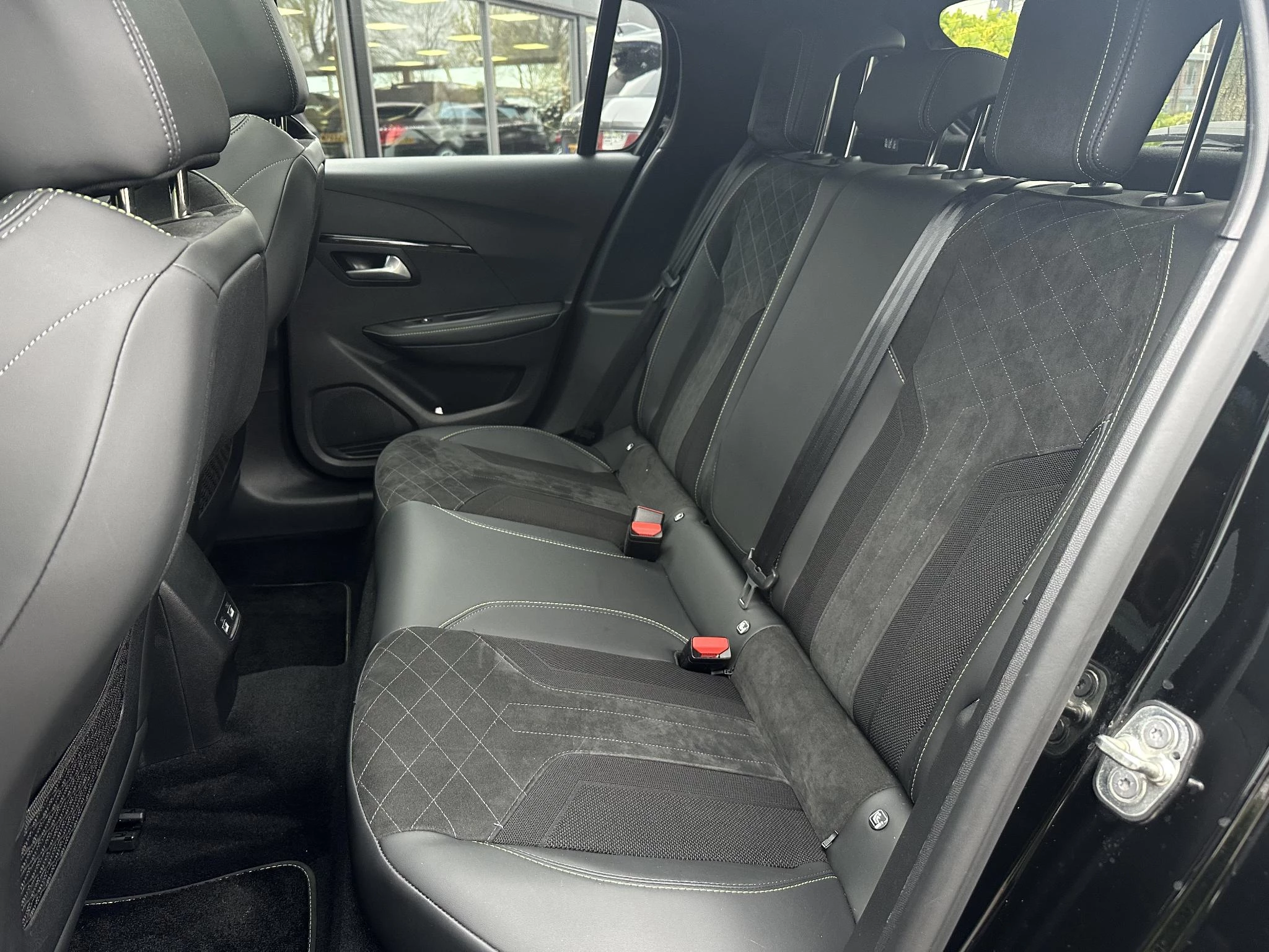 Hoofdafbeelding Peugeot e-208