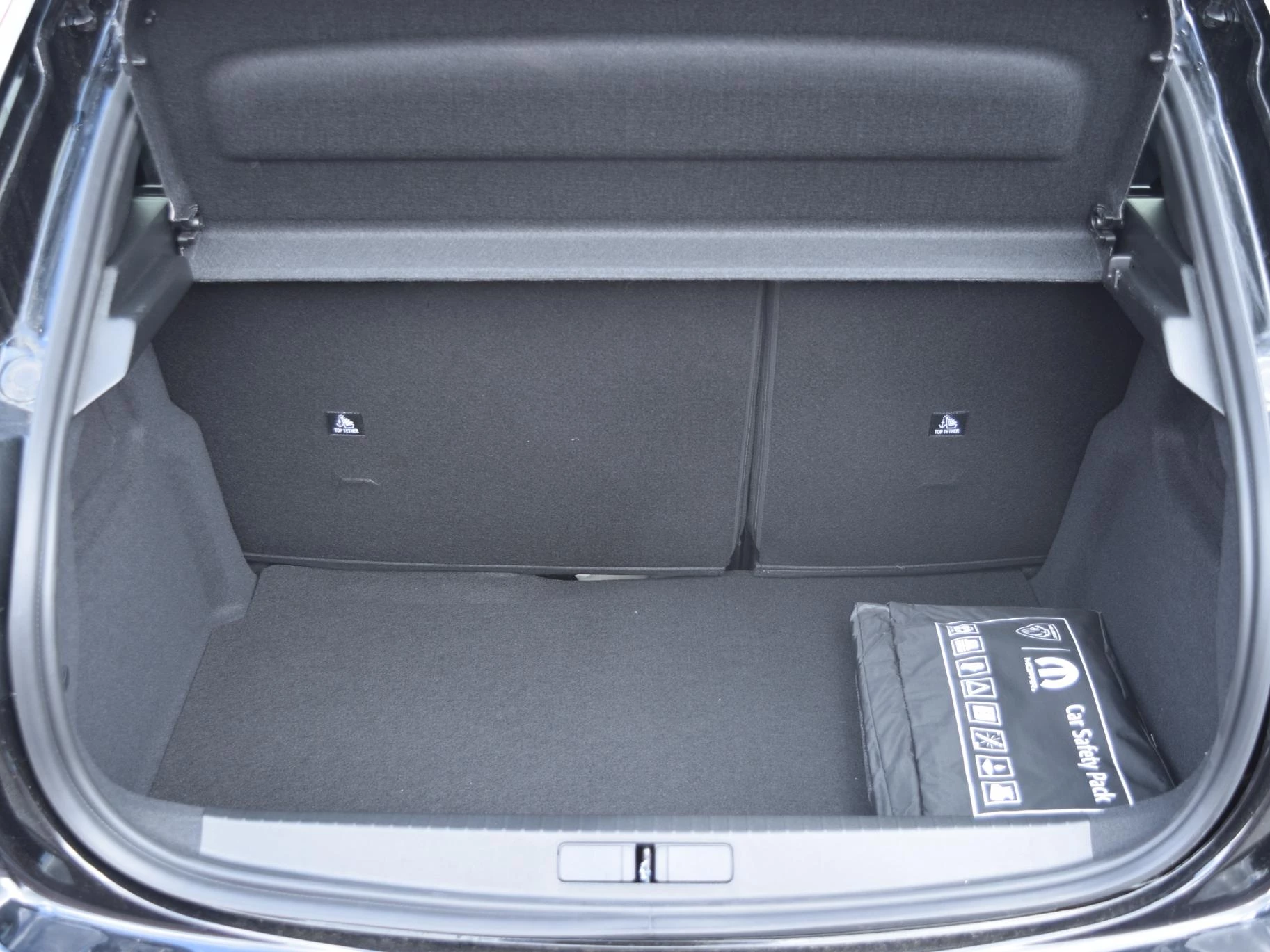 Hoofdafbeelding Peugeot e-208