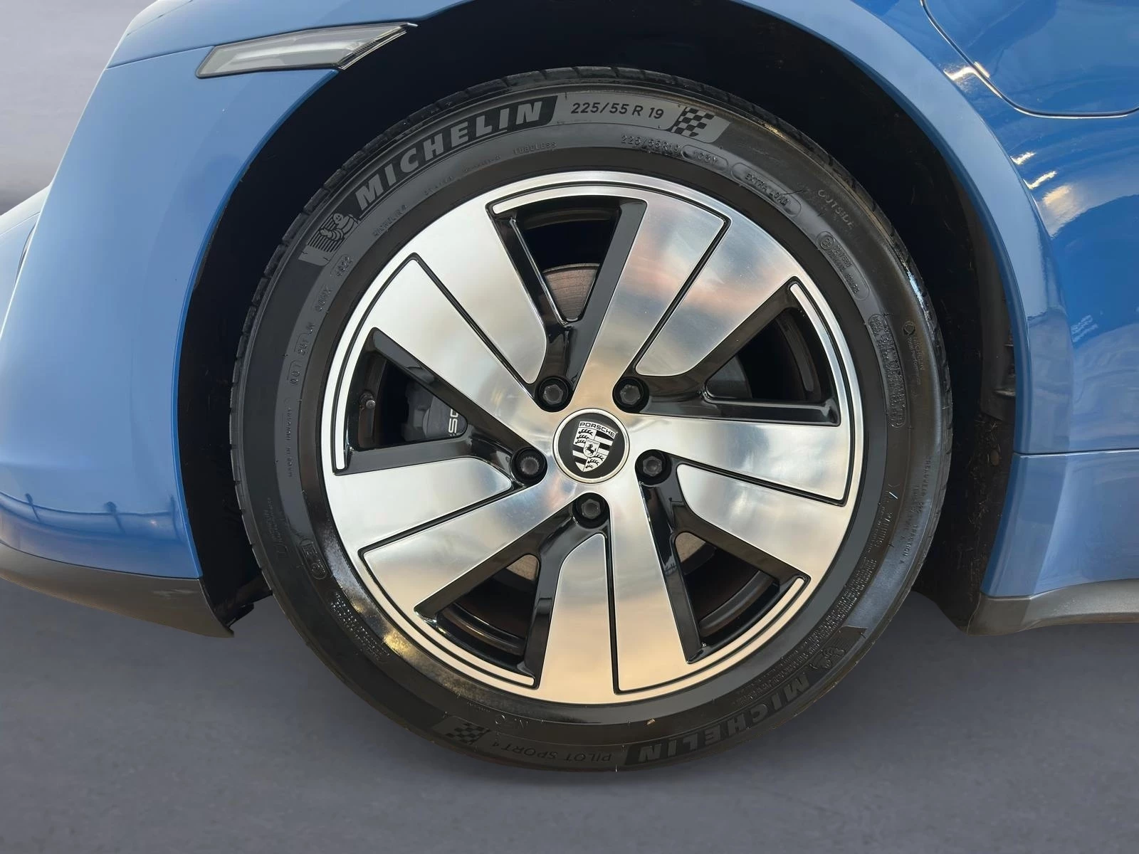 Hoofdafbeelding Porsche Taycan