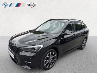 BMW X1 xDrive25e M-SPORT ** LED, NAVI+, HALF-LEDER, TREKH, KEYLESS, 19-inch LMV ** 1e EIG - UNFALLFREI ** ** INFORMEER OOK NAAR ONZE AANTREKKELIJKE FINANCIAL-LEASE TARIEVEN **