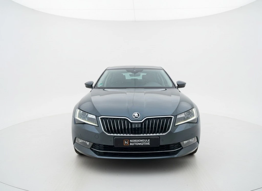 Hoofdafbeelding Škoda Superb