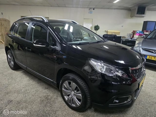 Peugeot 2008 1.2 PureTech Blue Lion Panoramadak.