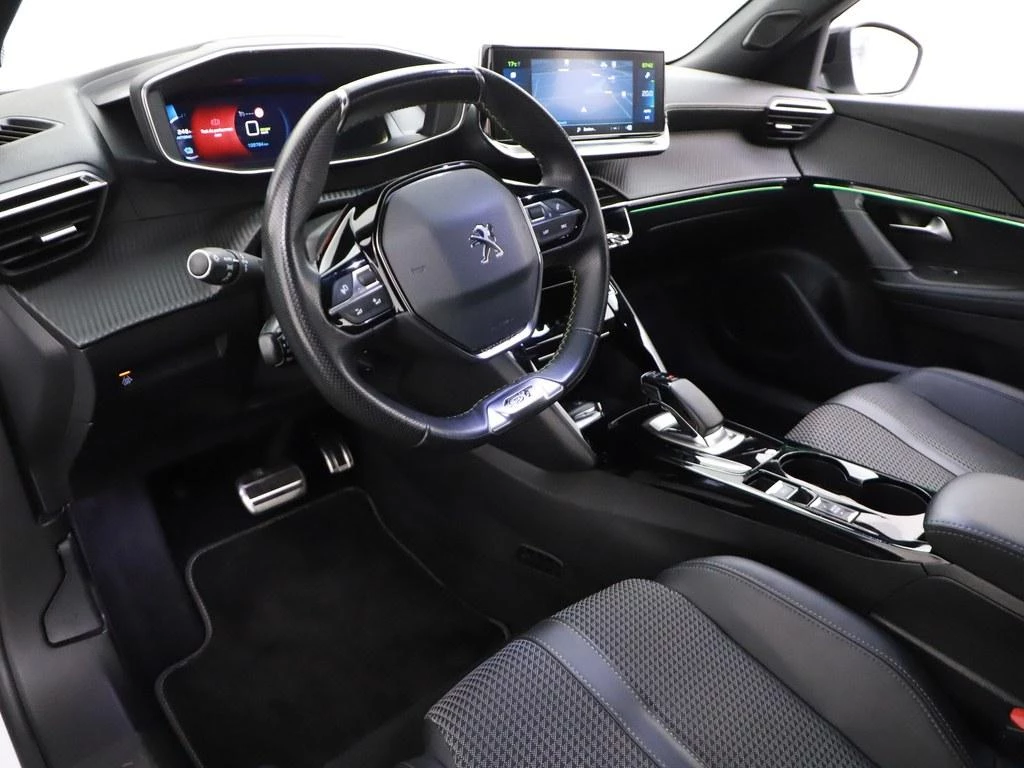 Hoofdafbeelding Peugeot e-2008