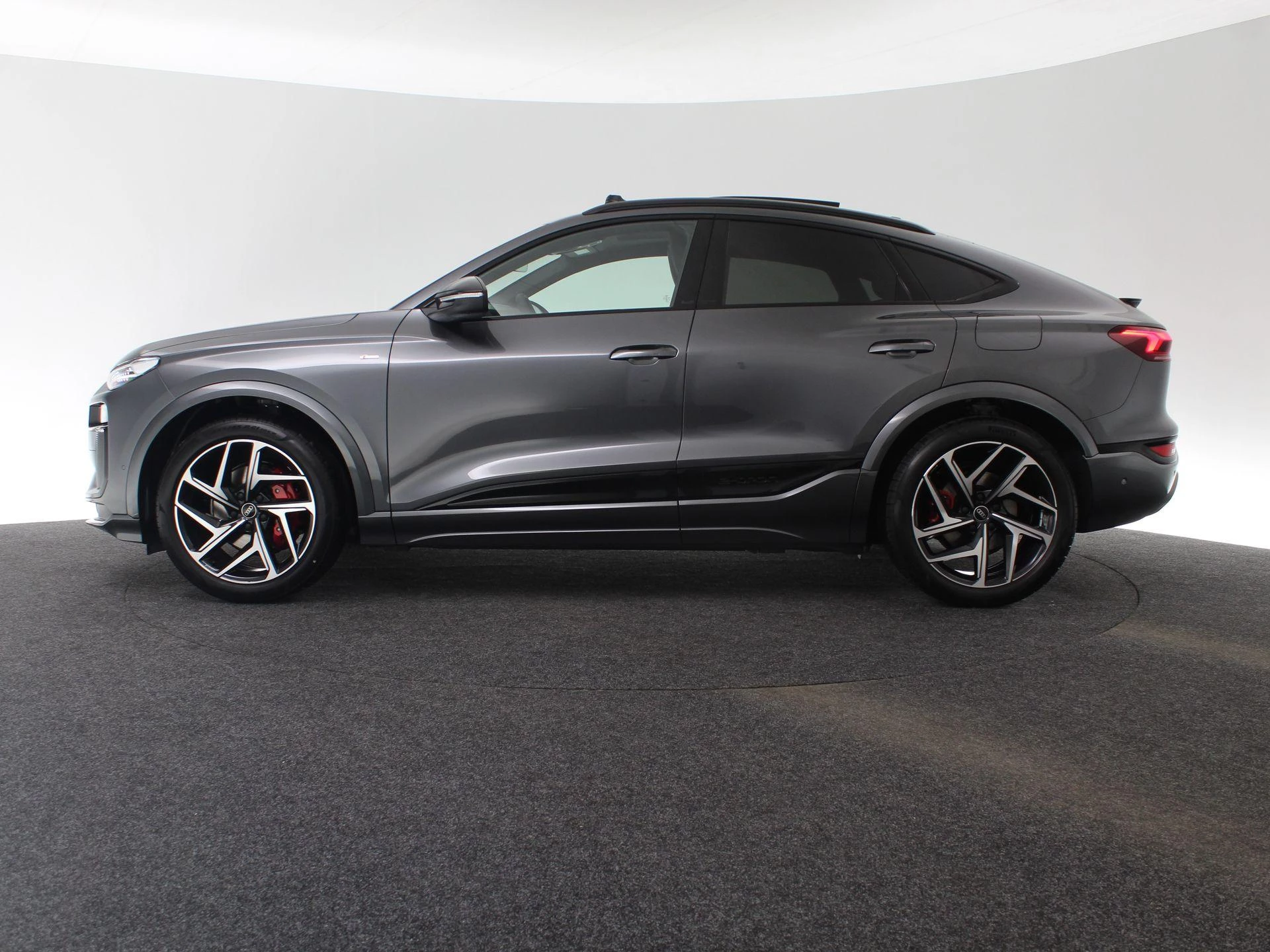 Hoofdafbeelding Audi Q6 e-tron