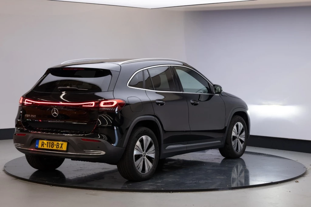 Hoofdafbeelding Mercedes-Benz EQA