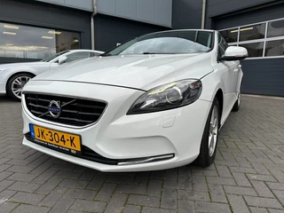 Hoofdafbeelding Volvo V40 Volvo V40 2.0 T2 Nordic+ Navigatie stoelverwarming