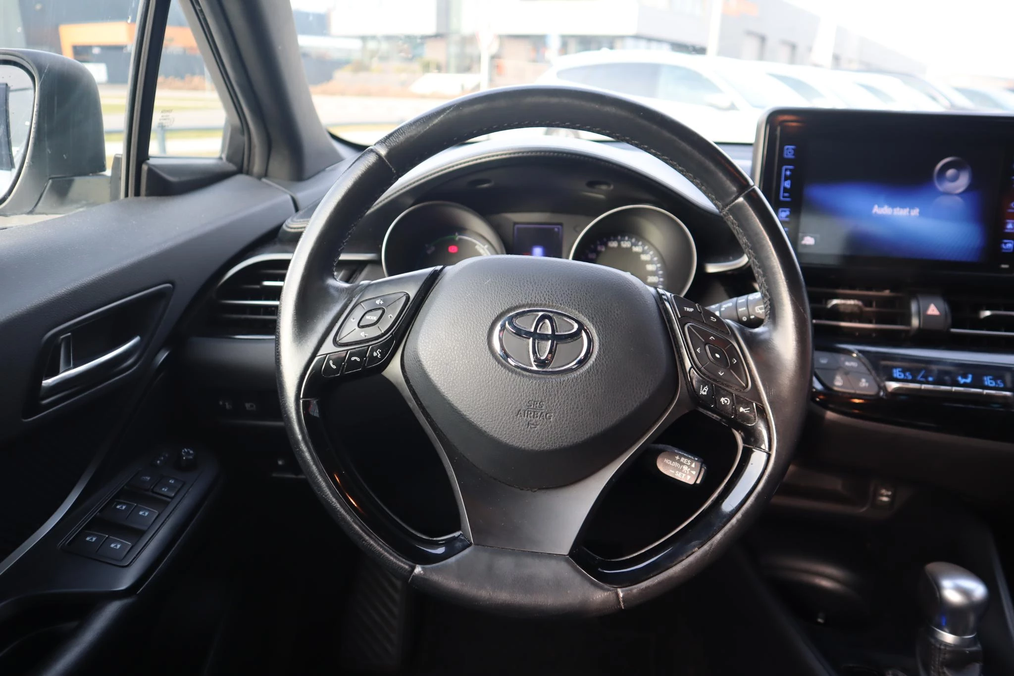 Hoofdafbeelding Toyota C-HR