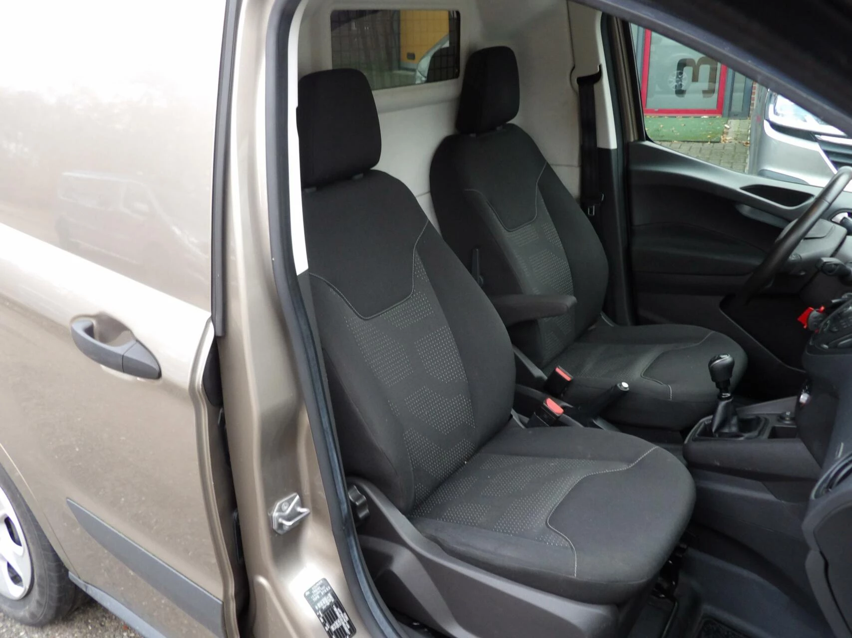 Hoofdafbeelding Ford Transit Courier