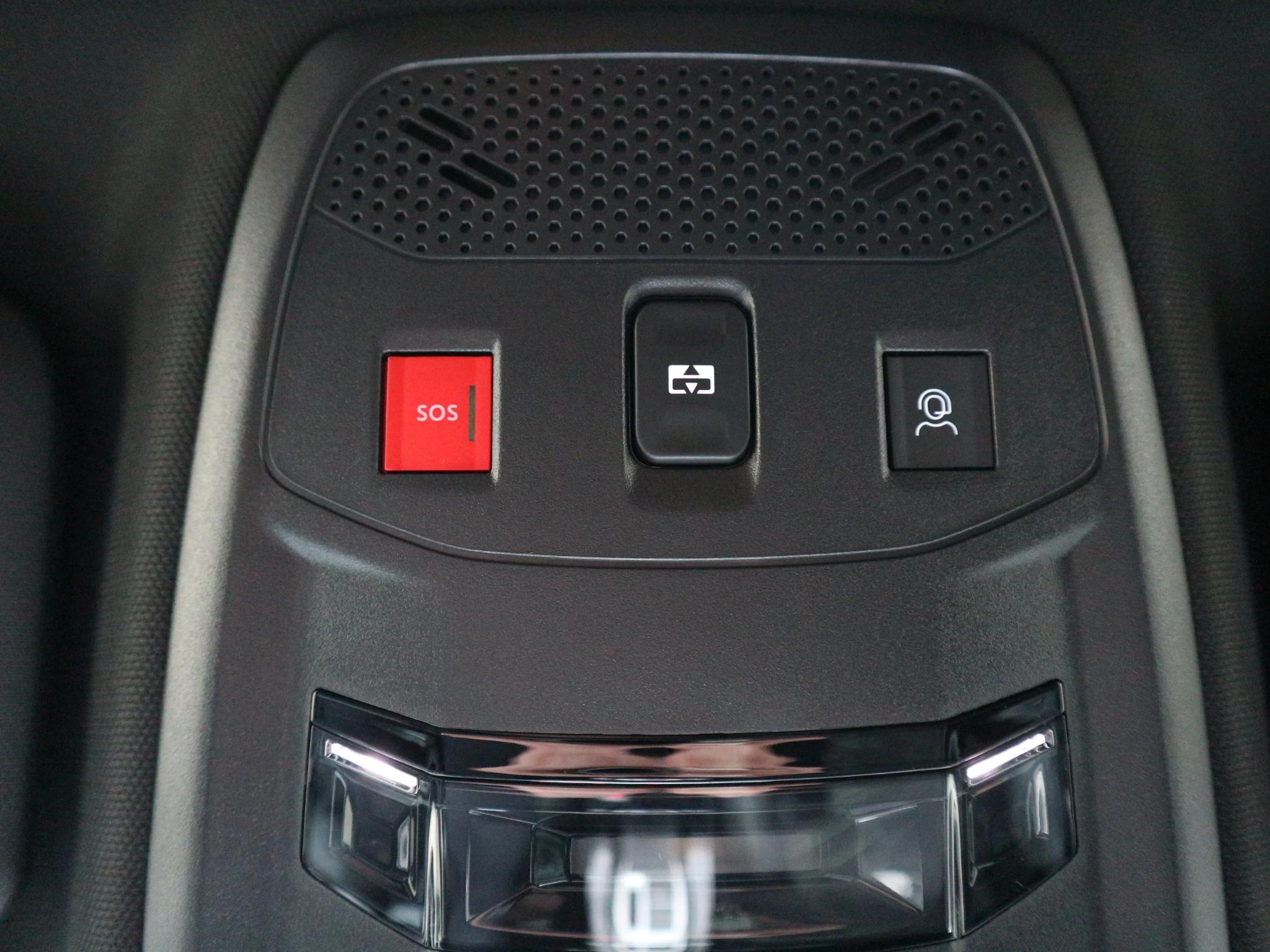 Hoofdafbeelding Peugeot e-2008