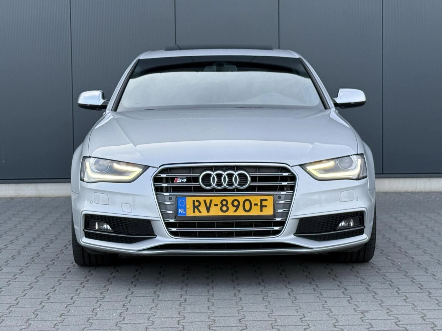 Hoofdafbeelding Audi S4