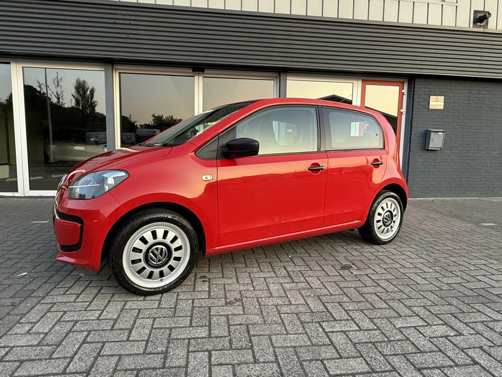 Hoofdafbeelding Volkswagen up!