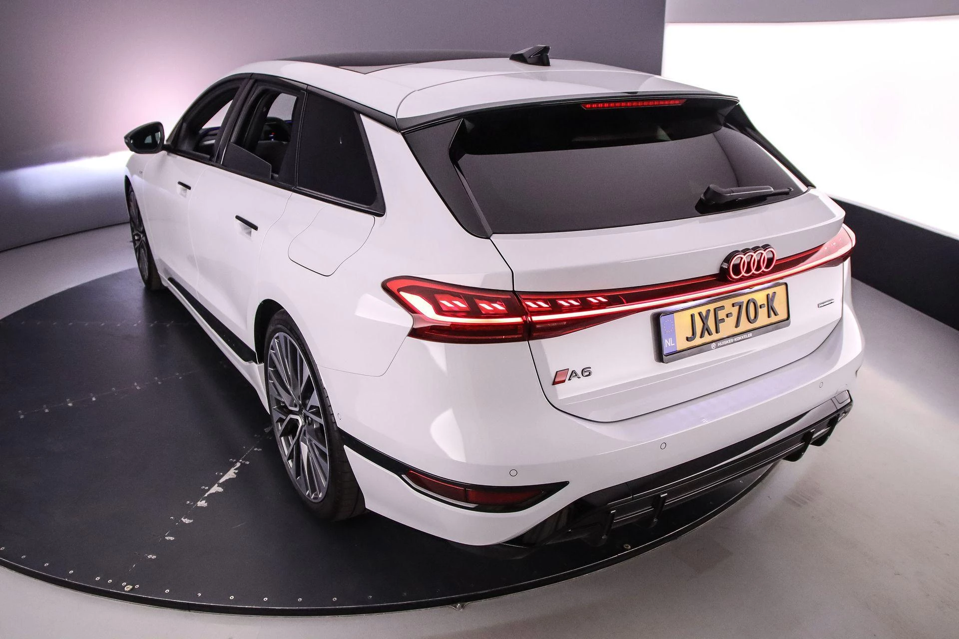 Hoofdafbeelding Audi A6 Avant e-tron