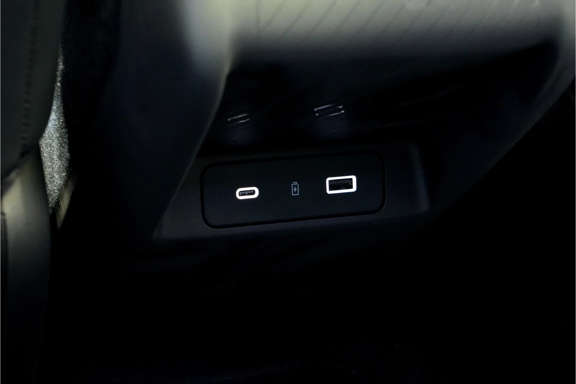 Hoofdafbeelding Lynk & Co 08