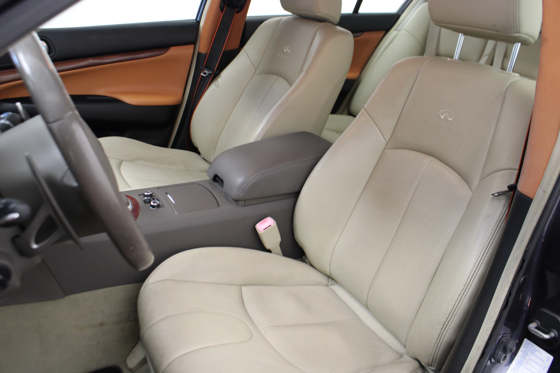 Hoofdafbeelding Infiniti G37